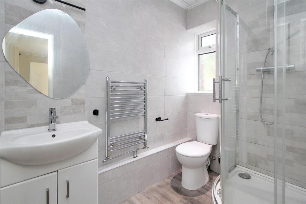 House in Burton Latimer - View 5