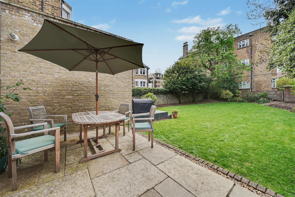 Apartment in London - View 2