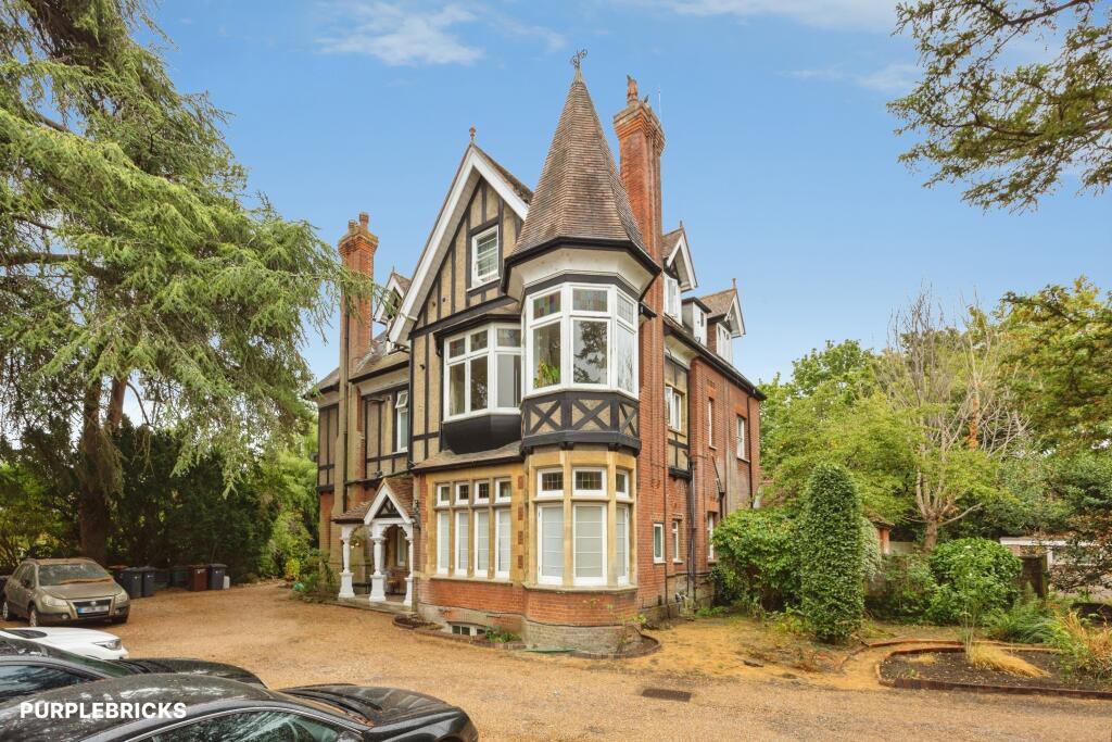 Apartment in Guildford, Surrey - View 4