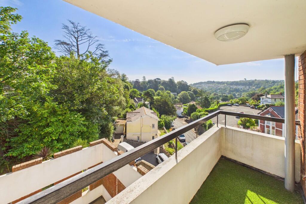 Apartment in Torquay, Wellswood - View 3