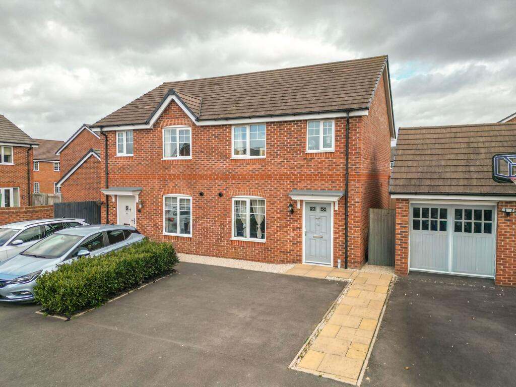 Main image of property: Harvest Way, Nuneaton, CV10