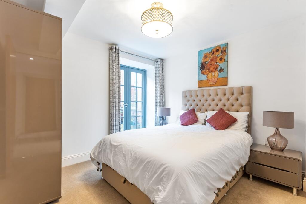 Apartment in Leeds, West Yorkshire - More