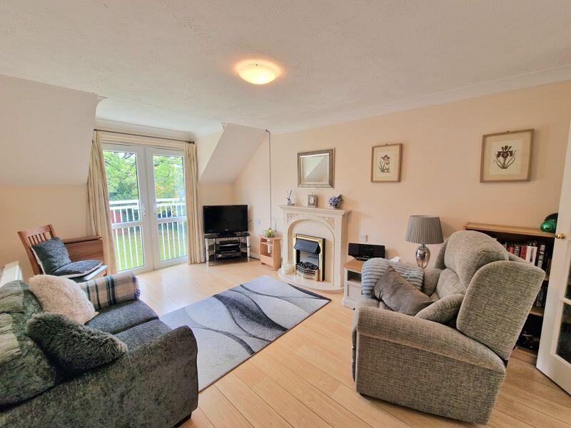 Metcalfe Court, Romiley photo 2