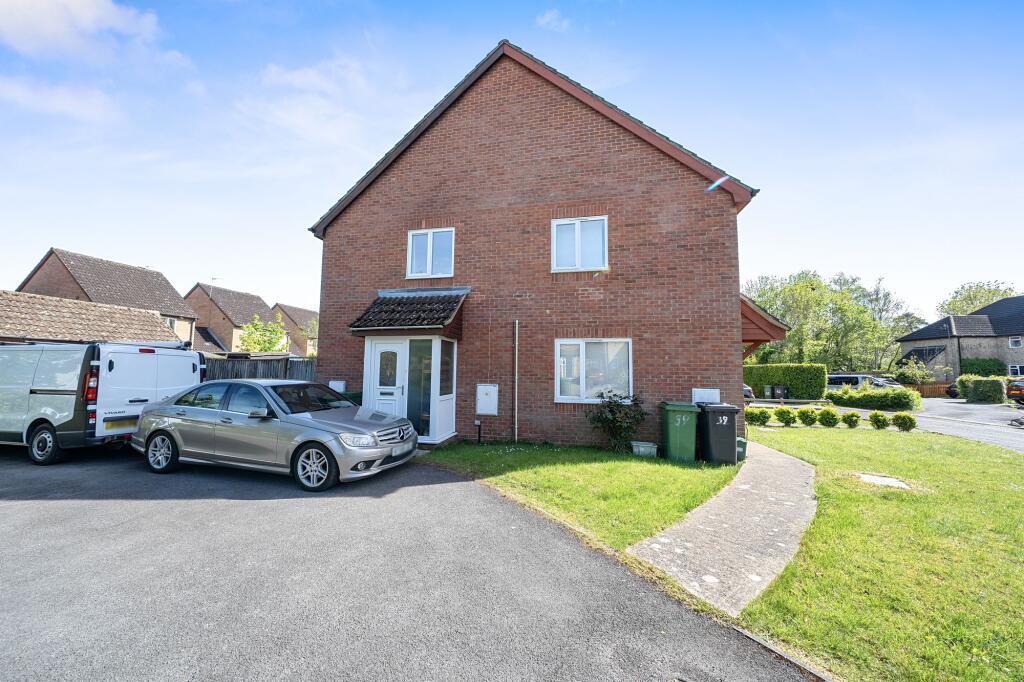 Main image of property: Renown Way, Chineham, RG24