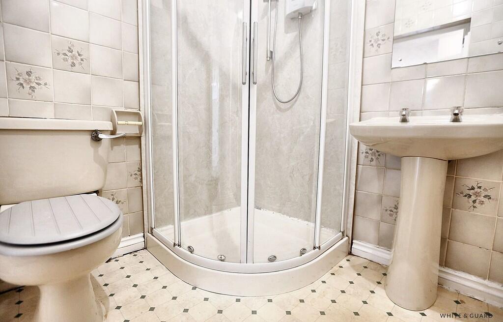 Apartment in Eastleigh, Fair Oak and Horton Heath - View 5