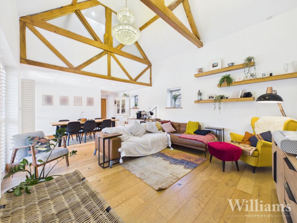 House in Bierton, Buckinghamshire - View 3