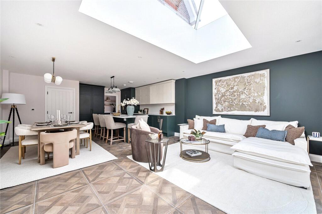 House in Elmbridge, Weybridge - View 5