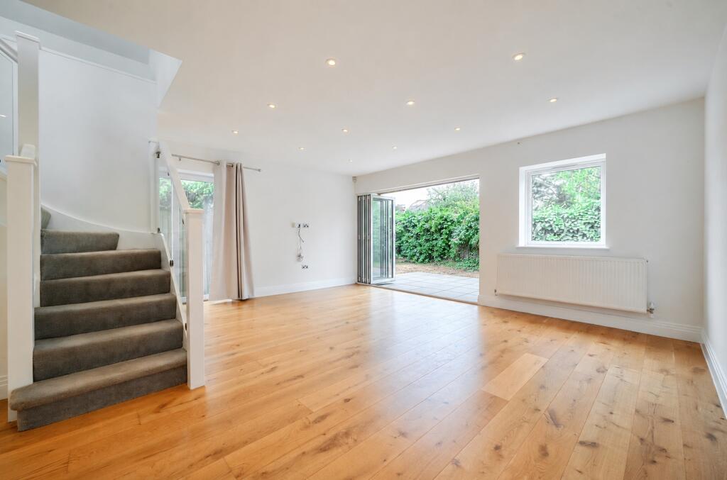 House in London - View 5