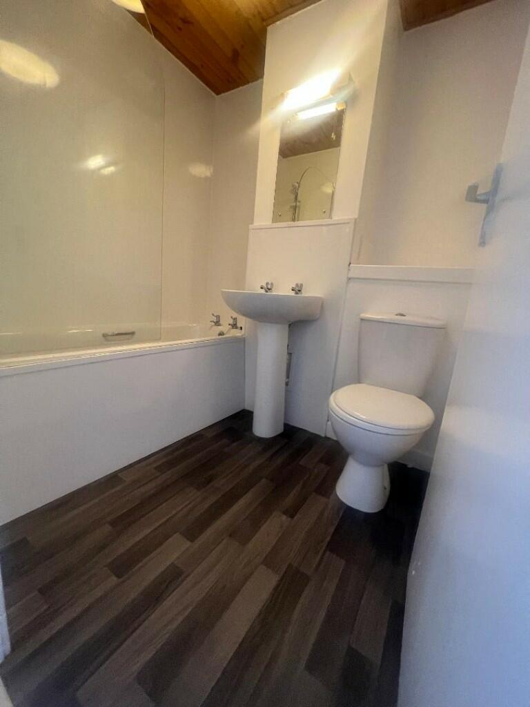 Main image of property: London Road, Glasgow, G40