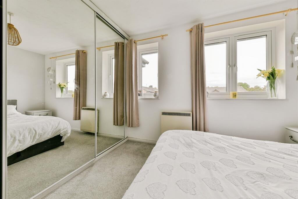 Apartment in North Hertfordshire, Hertfordshire - More