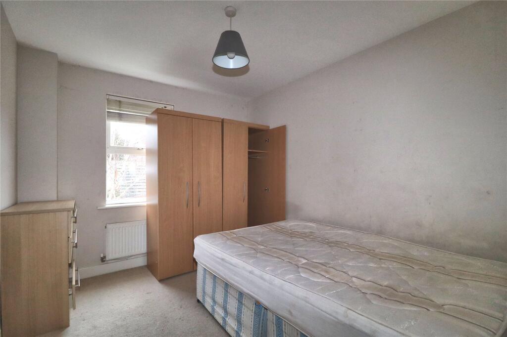 Flat 14, Jarman Court, 68 Maybury Road, Woking, Surrey GU21 5JD photo 4