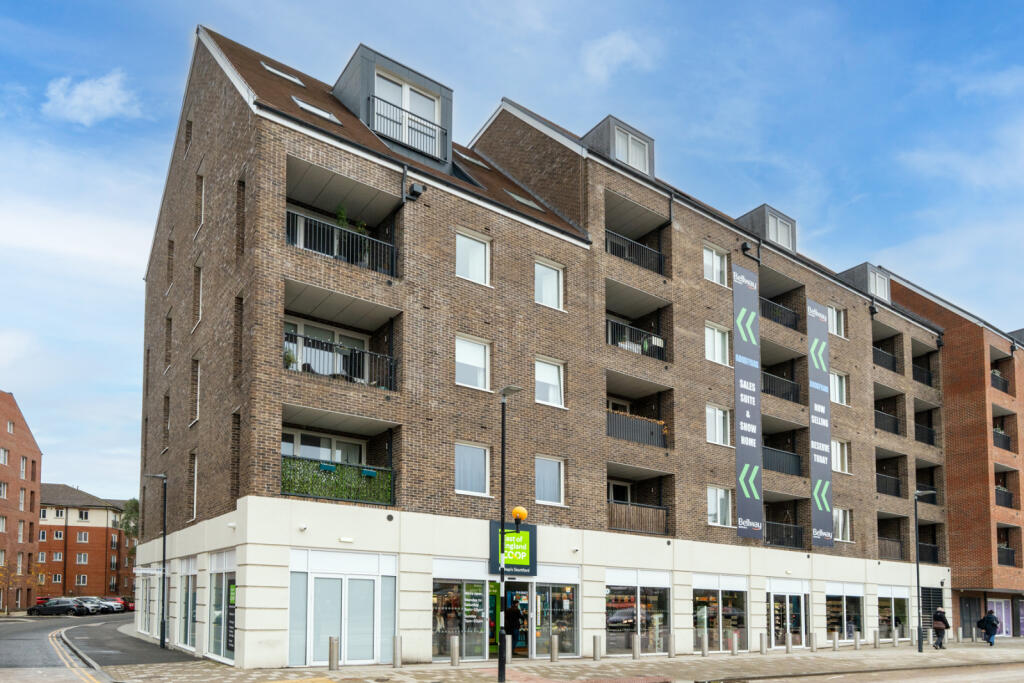 Apartment in East Hertfordshire, Hockerill, Bishop's Stortford - View 2