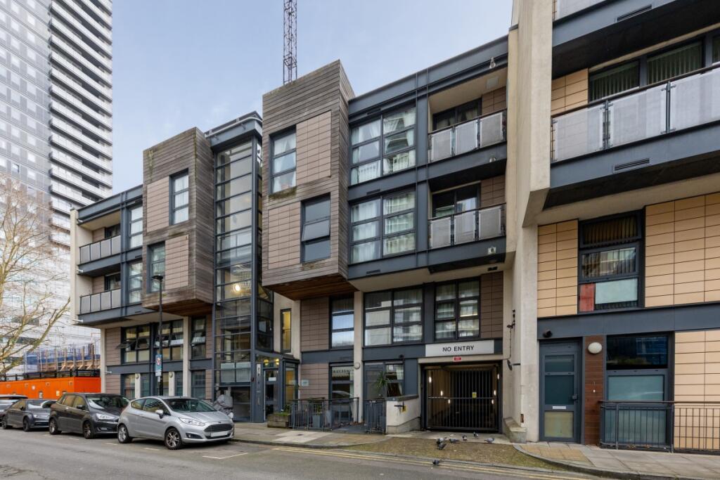 1 bedroom maisonette for rent