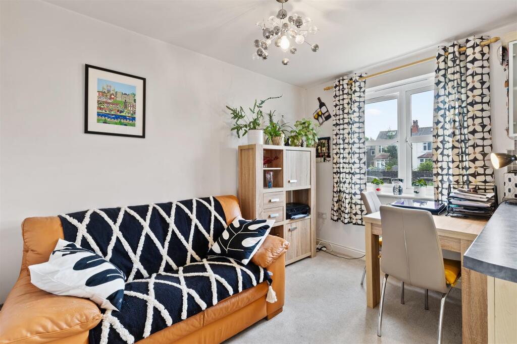 House in Leeds - View 5