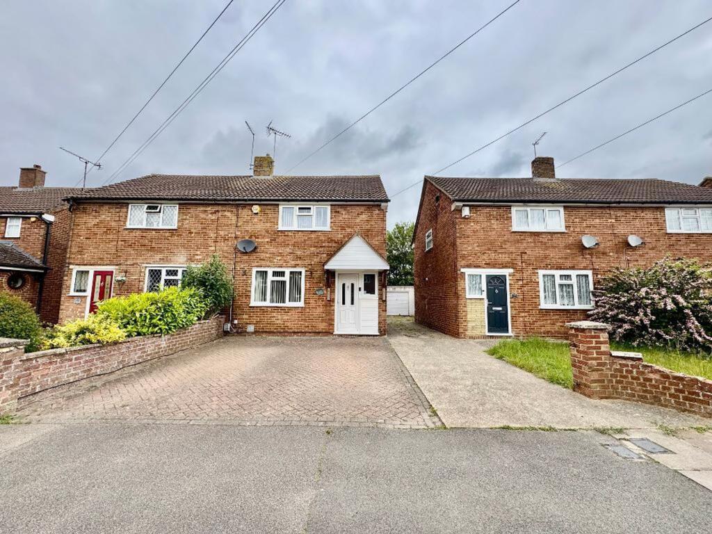 2-bed semi-detached on Chesford Road, Luton, LU2, £325,000