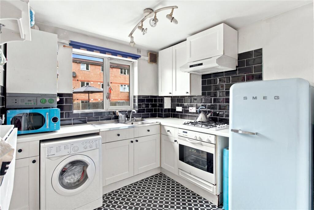 Apartment in London - View 5