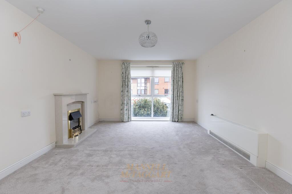 Apartment in Crawley, Three Bridges - View 4