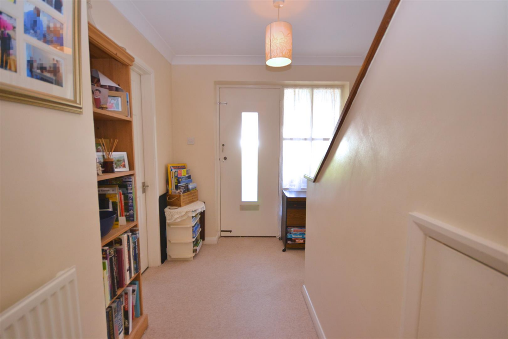 Kingsbere Crescent, Dorchester photo 4