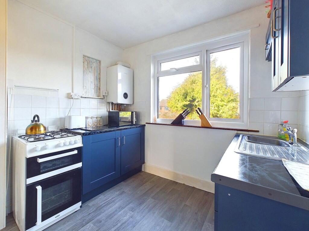Apartment in Worthing, West Sussex - View 3