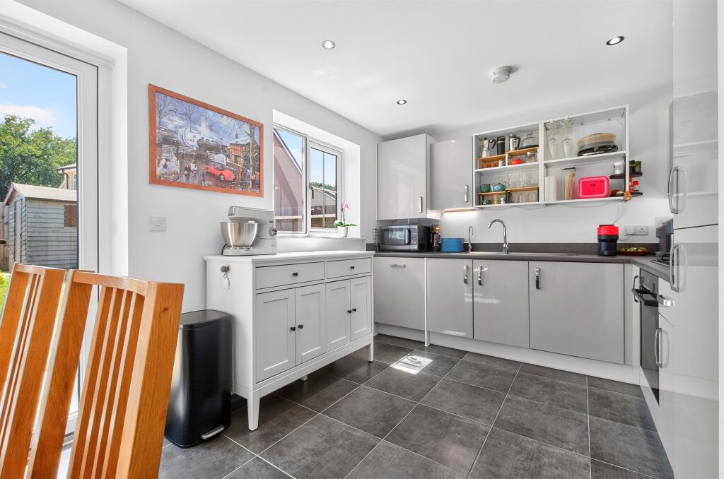 House in St Albans, Sandridge - View 2