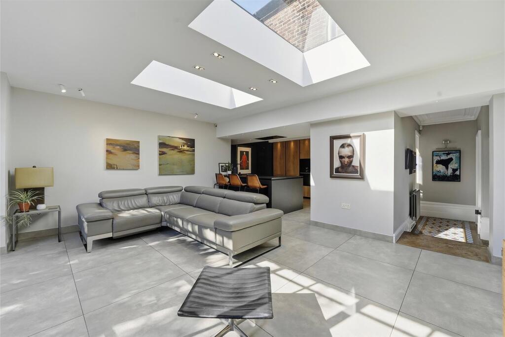 Bollin Grove, Prestbury photo 2