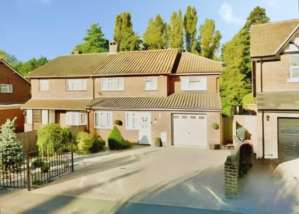 Main image of property: Faversham Road, Ashford, TN24 9