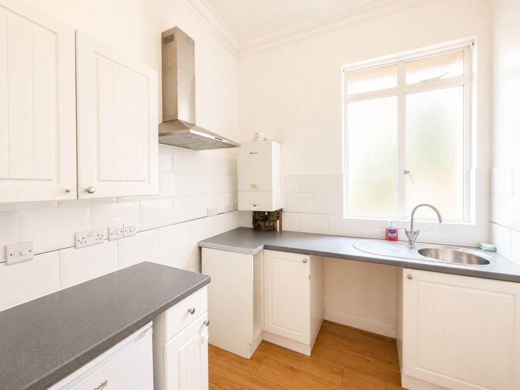 Apartment in Weston-super-Mare, Cliftonville - More