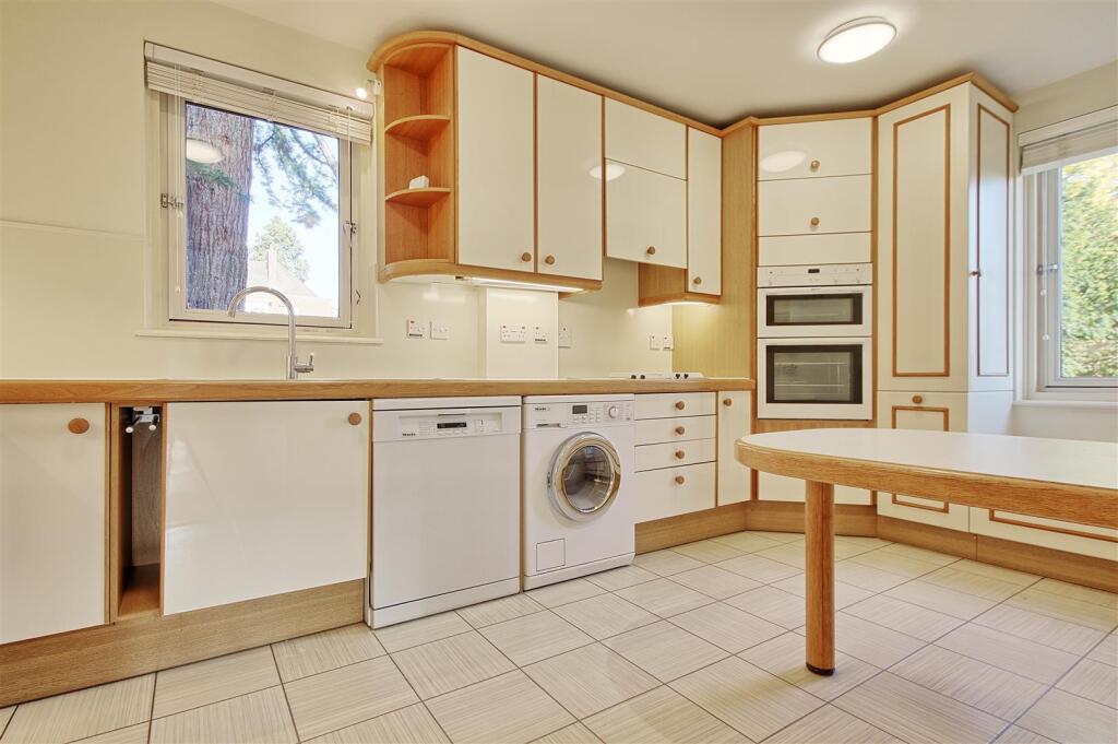 Apartment in Cambridge - View 4