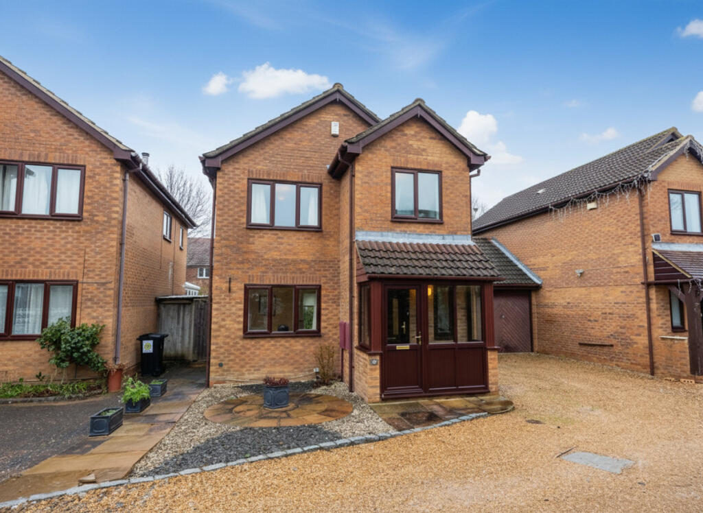 3-bed detached on Sibley Park Road, Reading, RG6, £520,000