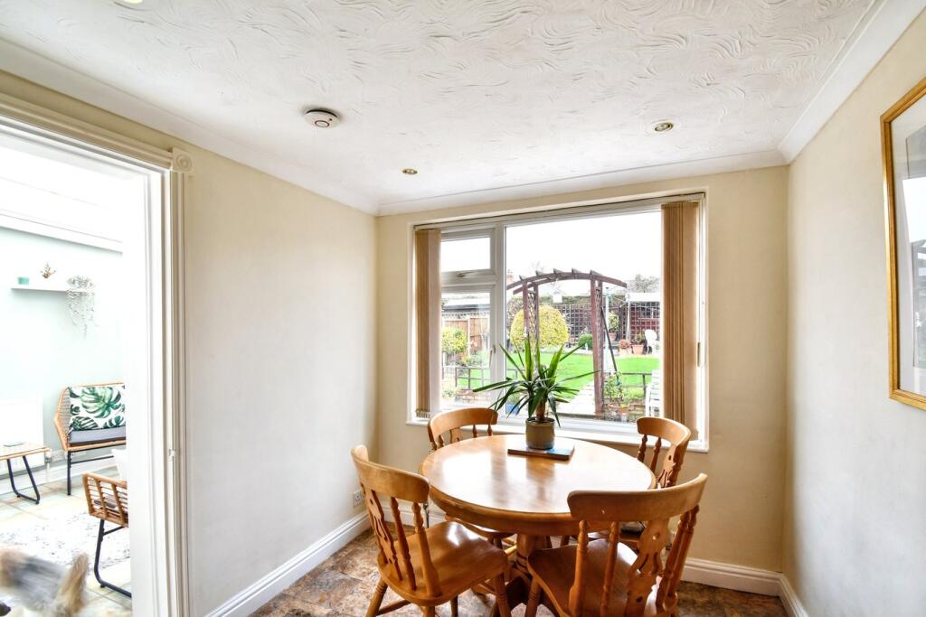 Chantry Avenue, Kempston, Bedford, MK42 photo 5