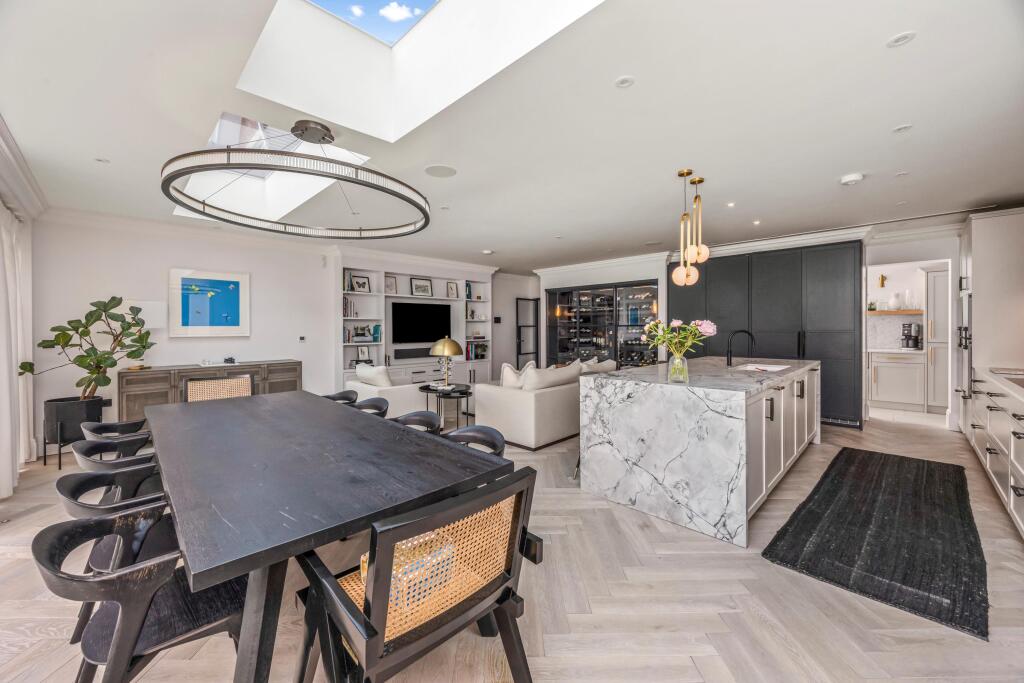 House in Kingston upon Thames - View 2