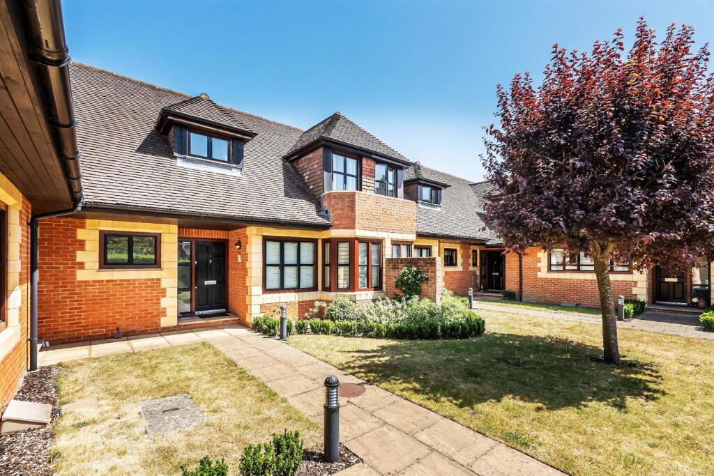 Main image of property: RED HOUSE MEWS, EFFINGHAM KT24