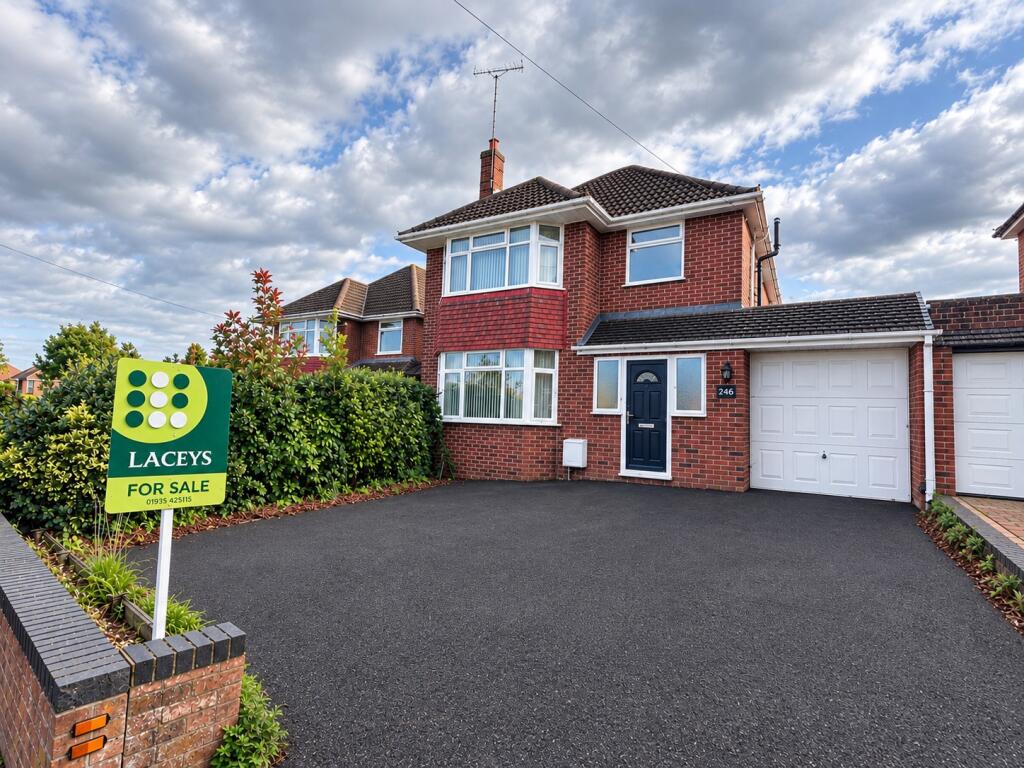 Main image of property: Mudford Road, Yeovil, Somerset, BA21 4NP