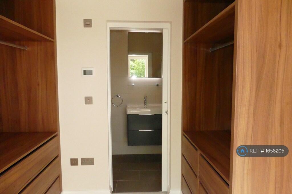 2 bedroom maisonette for rent