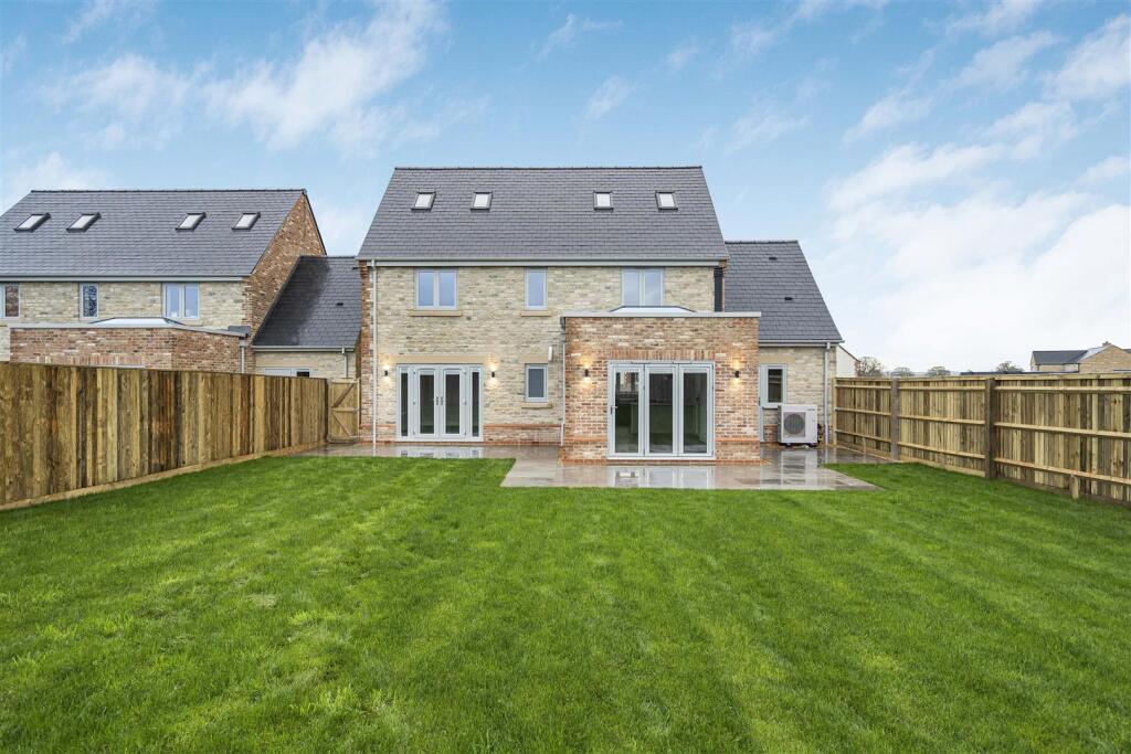 Home Farm Close, Ambrosden photo 3