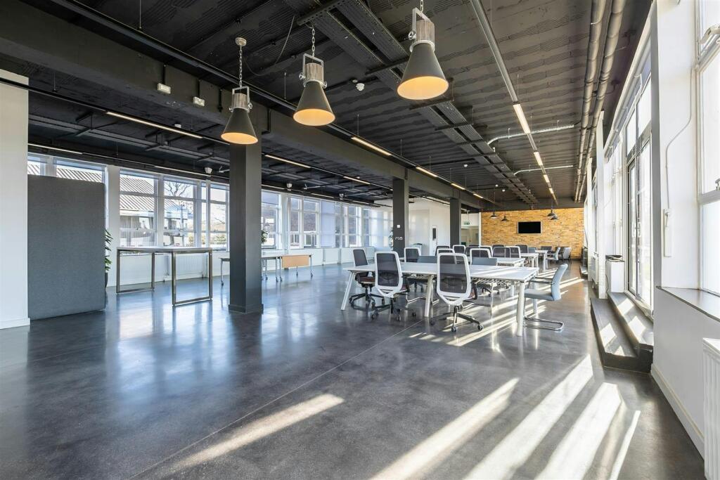 BRE_Park_Buildings1617_GroundLevel_WellsDesign 71 of 232.jpg