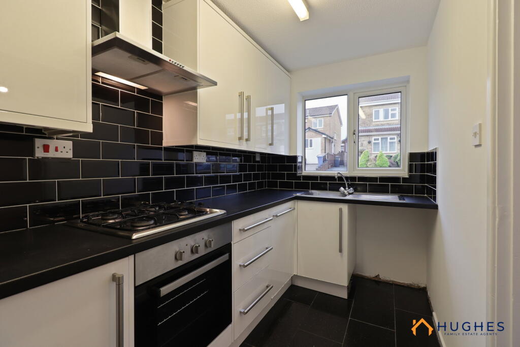 House in Sheffield, Mortomley, Ecclesfield - More