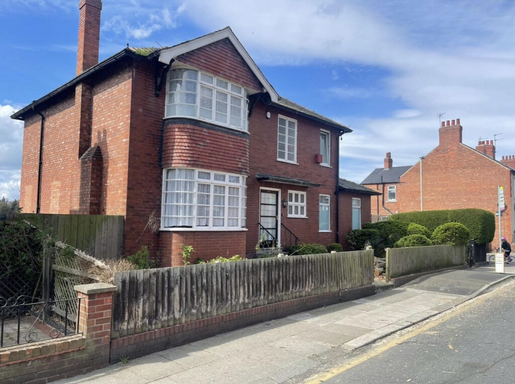 4-bed detached on Clifton Road, Darlington, DL1 5, £320,000