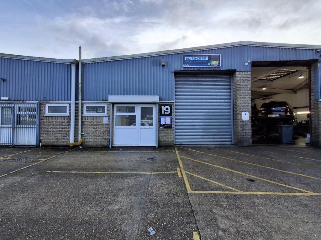 Main image of property: Unit 19 West Howe Industrial Estate, Elliott Road, Bournemouth, BH11 8JU
