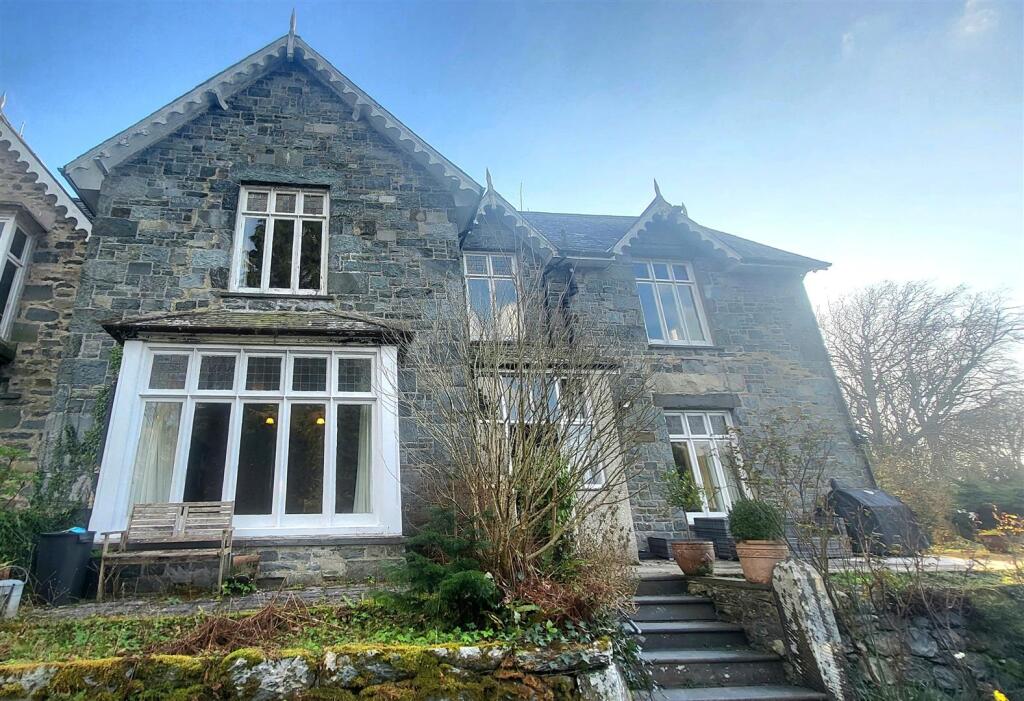 Main image of property: Hafod Y Bryn A, Llanbedr