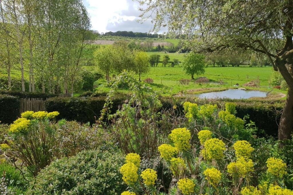 House in Hambleden, Buckinghamshire - View 3