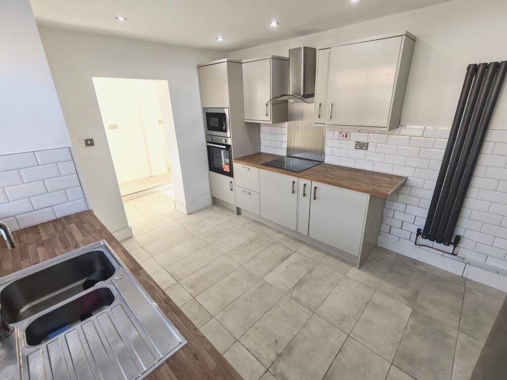 House in Walsall, Dudley's Fields - View 4