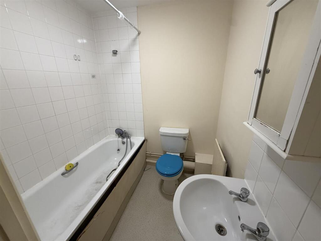 Apartment in Spalding, Clay Lake - View 5