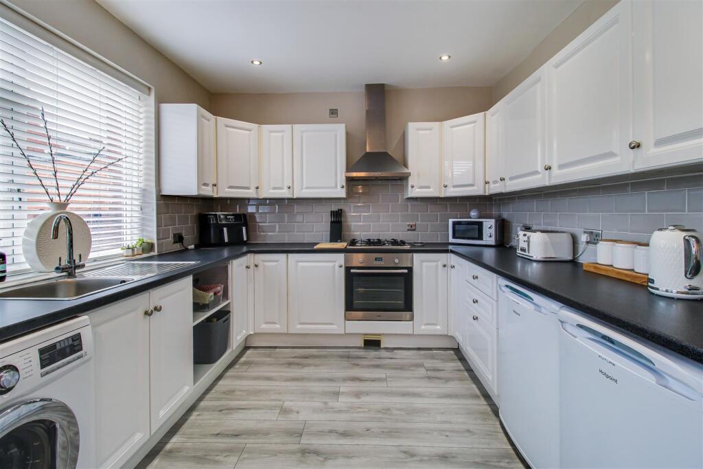 House in Wakefield - View 3