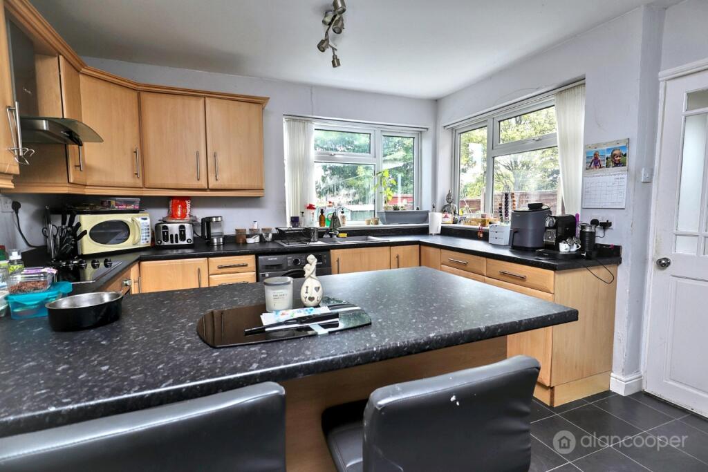 House in Nuneaton and Bedworth, Warwickshire - View 5