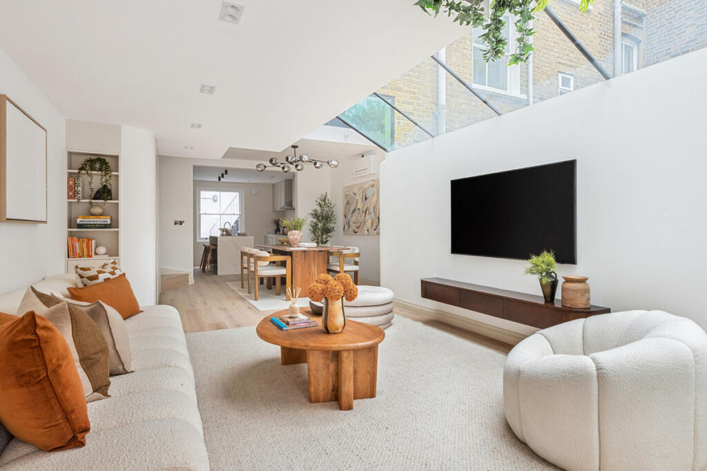 House in London - View 5