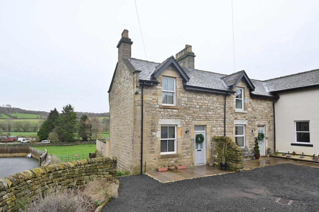Main image of property: Dacre Banks, Harrogate, HG3 4ED