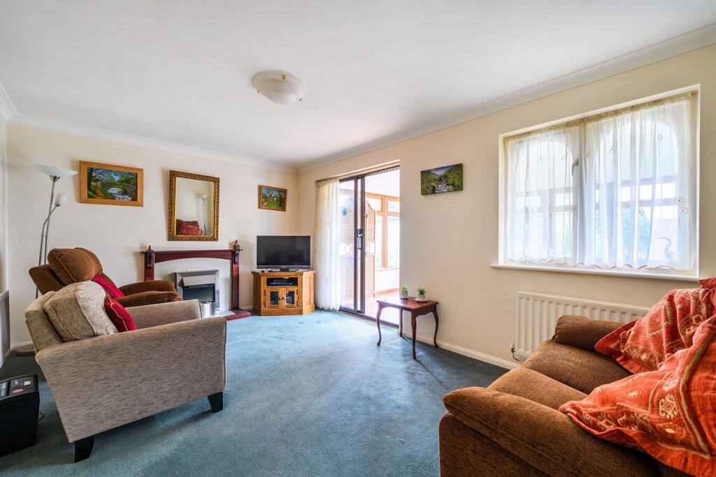 Dewberry Drive, Roundswell, Barnstaple, Devon, EX31 photo 3