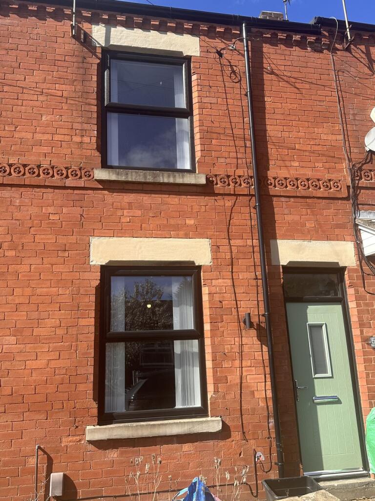 Main image of property: 565 Garswood Road, Ashton-In-Makerfield, WN4 0XH