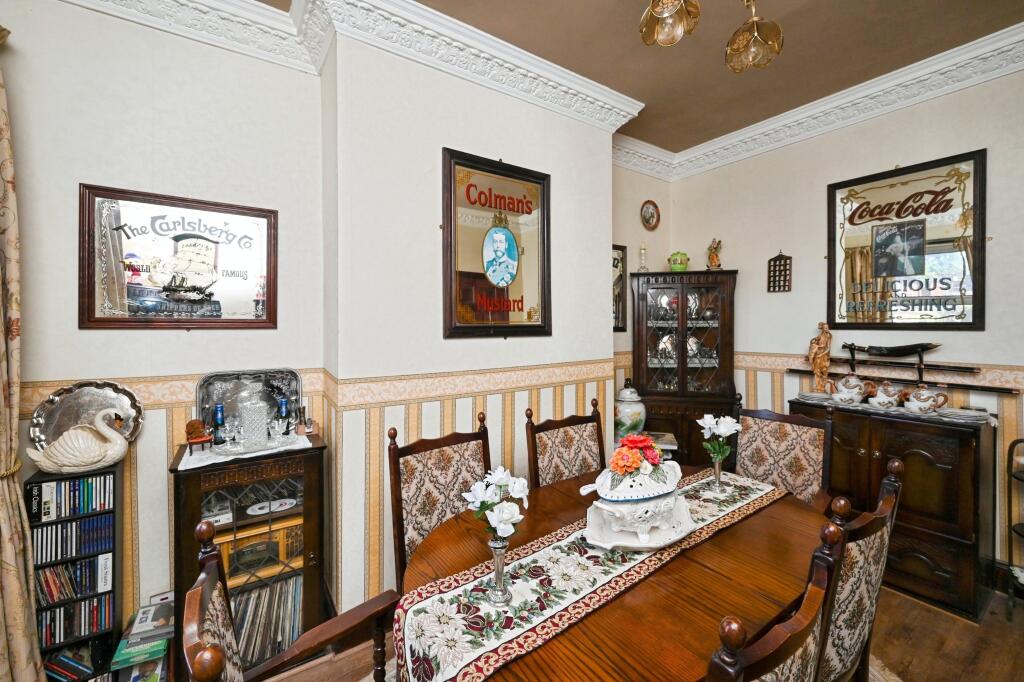 House in Mansfield, Nottinghamshire - More